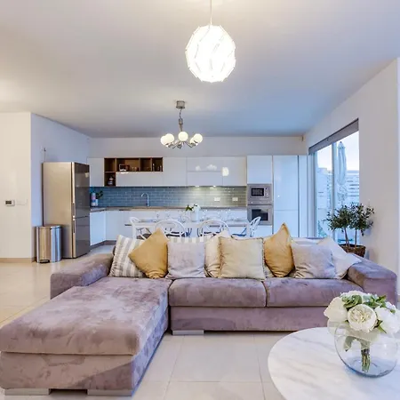 Malta Pool Penthouse * Is-Swieqi