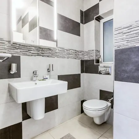 Malta Pool Penthouse * Is-Swieqi