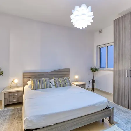 Malta Pool Penthouse Apartament Is-Swieqi